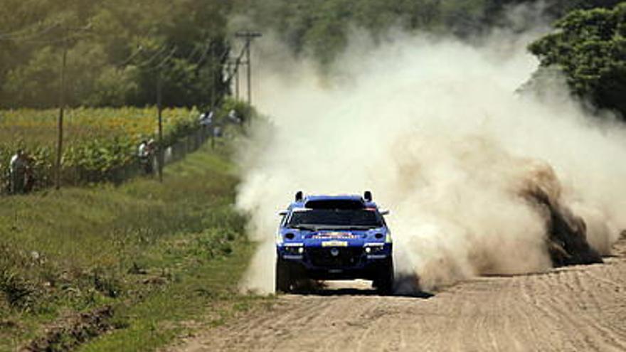 Sainz es el nuevo líder en coches tras ganar la segunda etapa