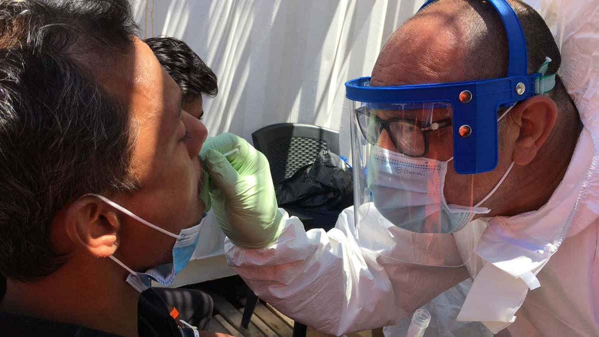 Italia realiza la prueba del coronavirus a los migrantes del 'Ocean Viking'