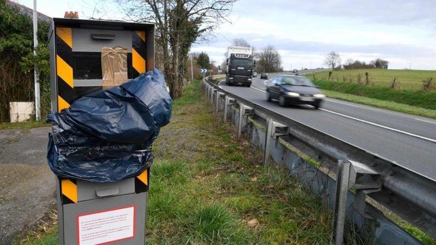 Las muertes se disparan al destrozar los &#039;chalecos amarillos&#039; el 75% de los radares