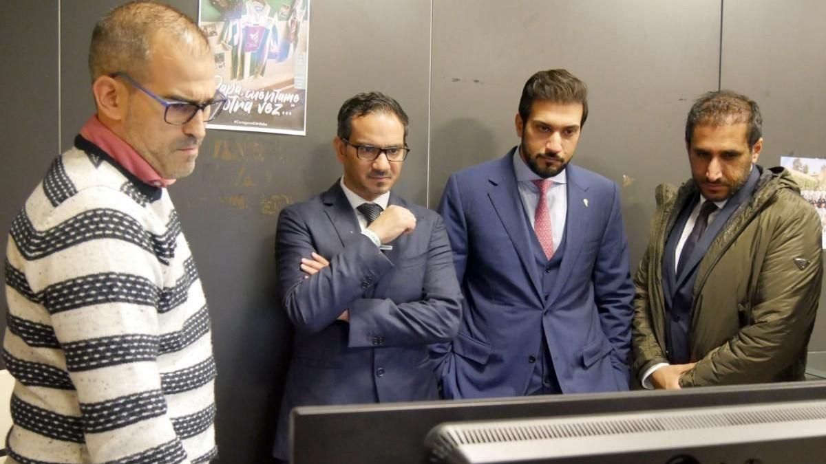 Al-Nusuf, a la izquierda en el centro, junto a Al-Zain, durante la visita de 2019.