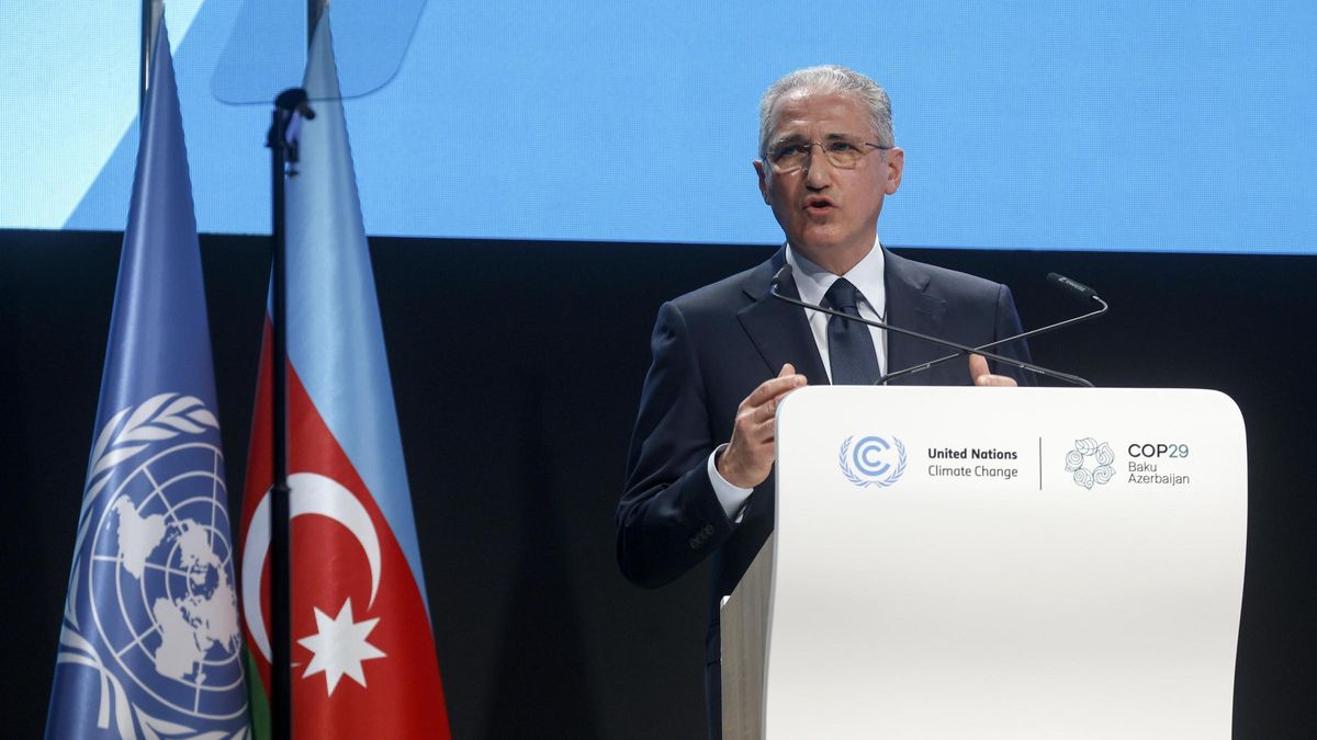 l presidente de la COP29, Mukhtar Babayev, pronuncia un discurso durante la apertura de la cumbre del clima de Bakú.