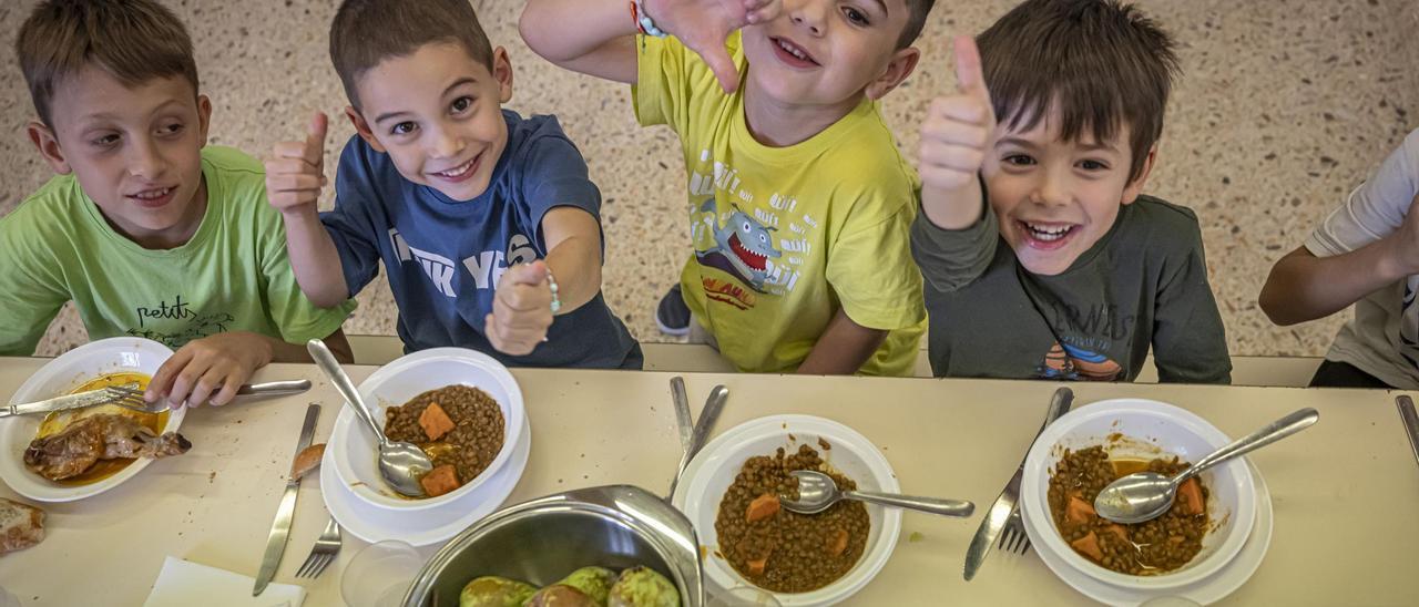 Comedor escolar del colegio público Turó Blau.