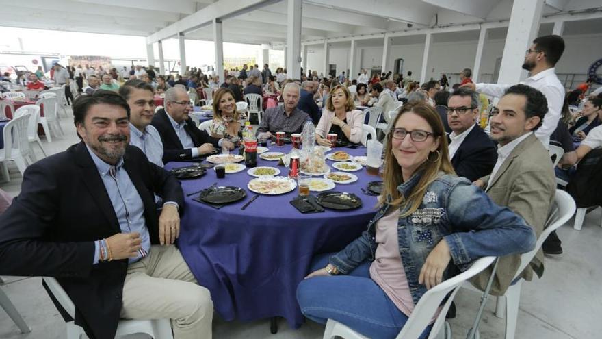 Los funcionarios municipales celebran Santa Rita con una comida en las Cigarreras