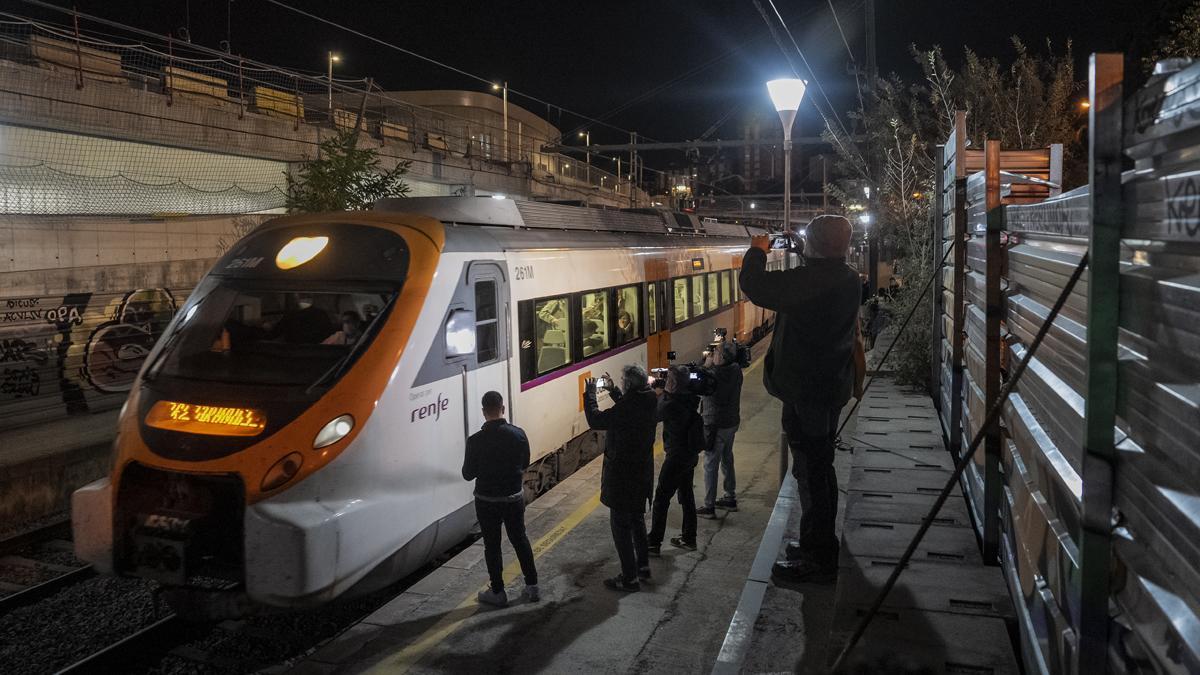 Último tren en la estación de Sant Andreu Comtal. Vídeo desde la cabina