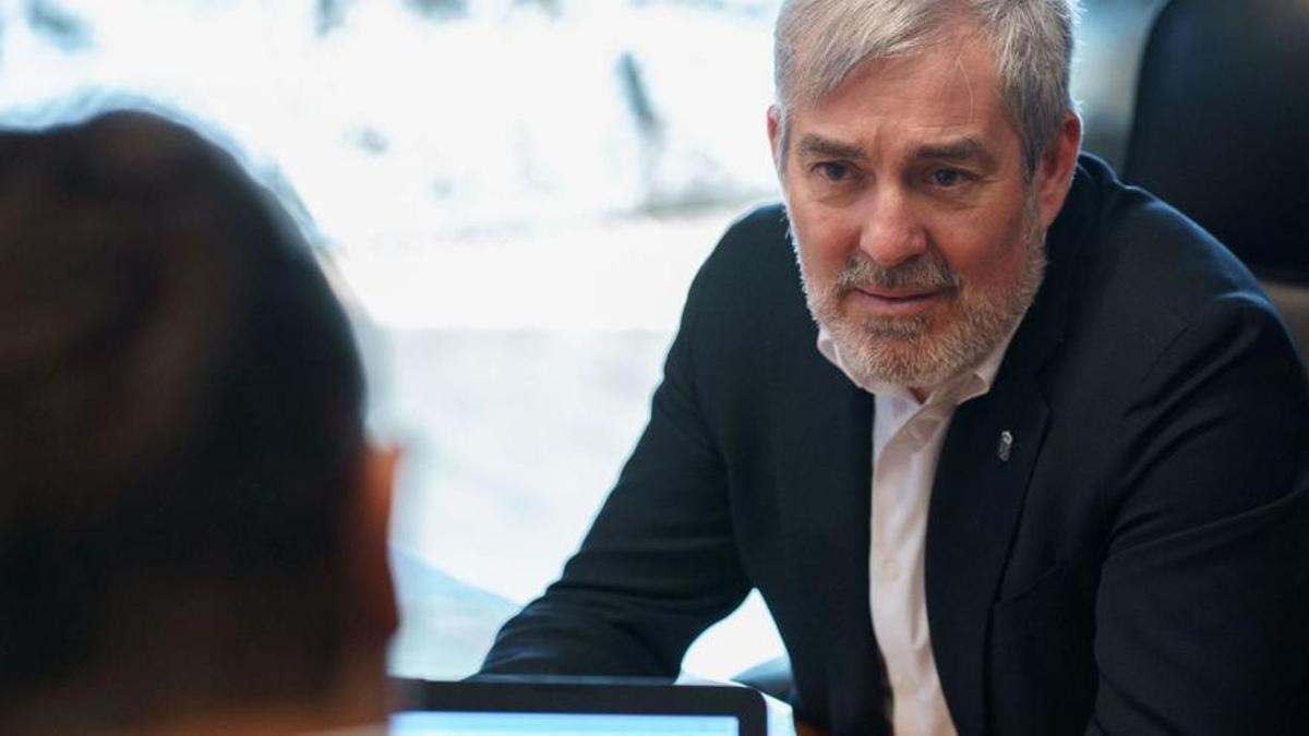 El presidente del Gobierno, Fernando Clavijo, ayer en la reunión del Ejecutivo en la capital tinerfeña.