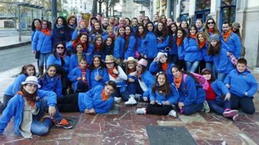 Un grupo de jóvenes falleros de la comisión, en las pasadas fiestas falleras.