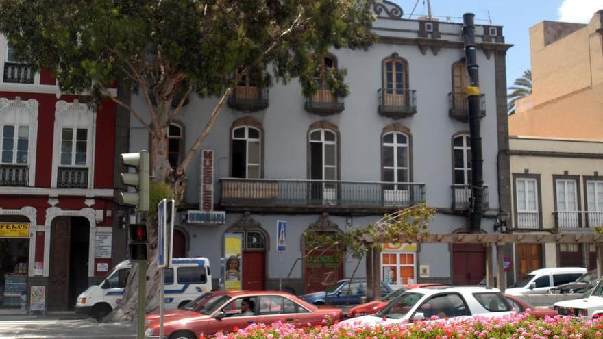 La Fundación Universitaria Las Palmas compra un edificio histórico en Vegueta