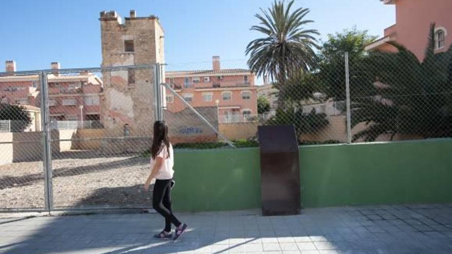 El Ayuntamiento valora en más de 3 millones las casas amenazadas de derribo junto a Torre Placia