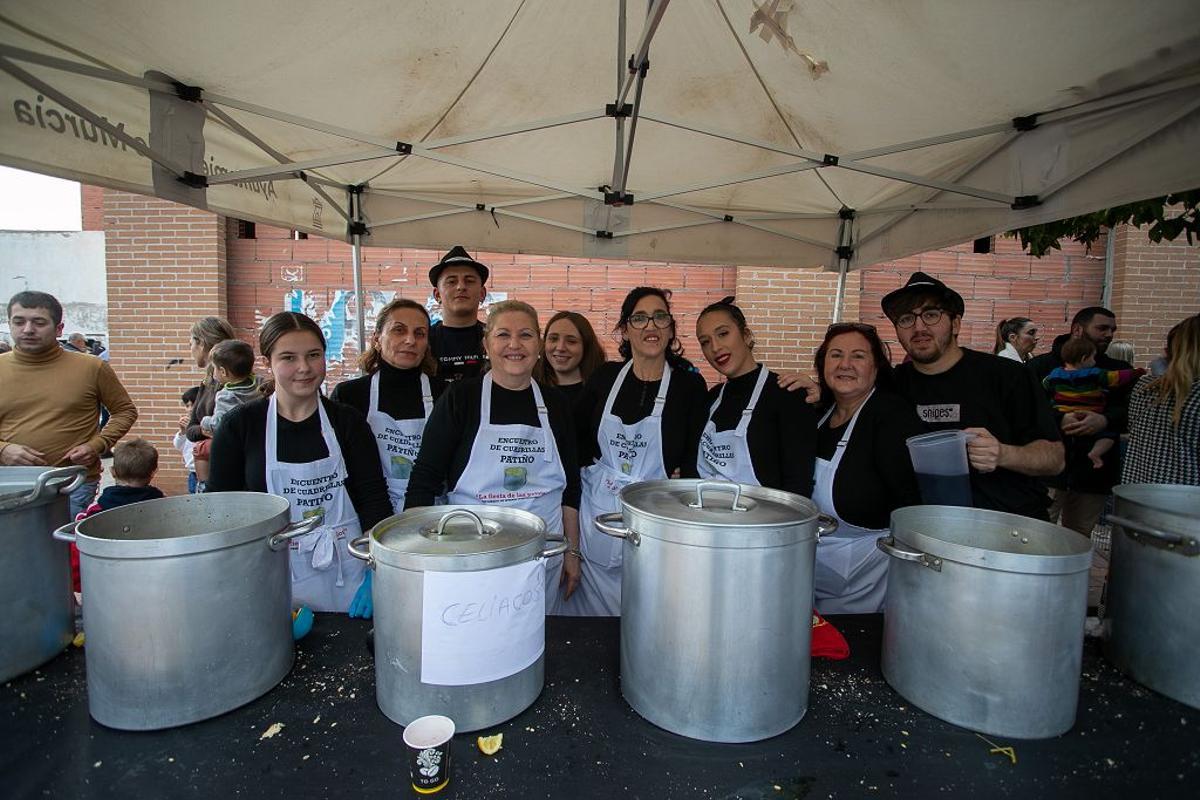 Así ha sido el Encuentro de Cuadrillas en Patiño con su tradicional reparto de pelotas, en imágenes
