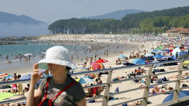 El verano se estrena en Vigo con las playas a rebosar