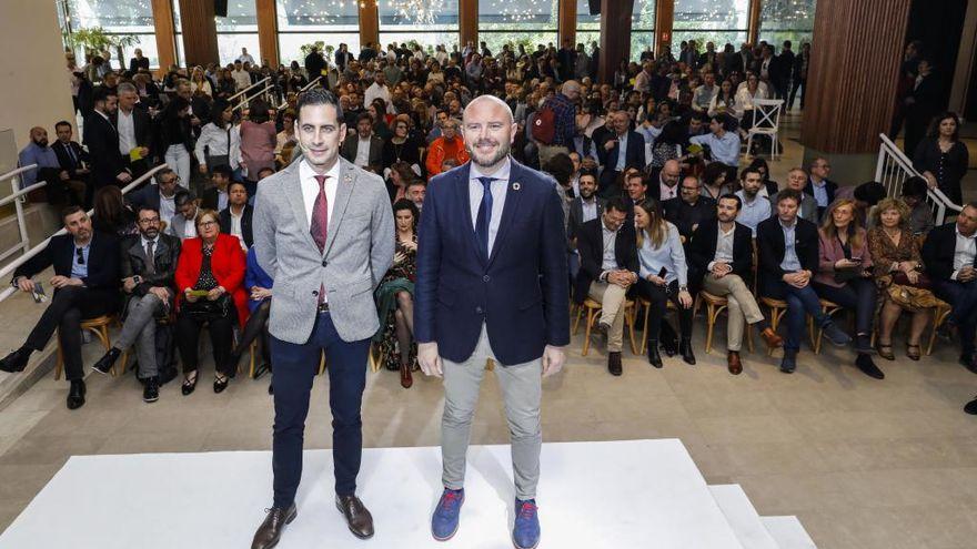 Carlos Fernández Bielsa y Toni Gaspar, en la presentación de los fondos ante 200 alcaldes.