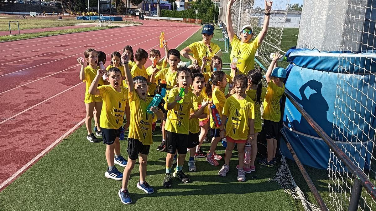 El alumnado también pudo disfrutar de juegos de agua