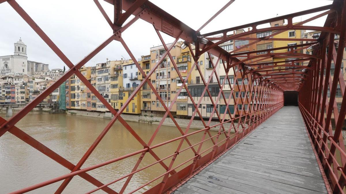 El pont d’Eiffel o de les Peixateries Velles de Girona.  | ANIOL RESCLOSA