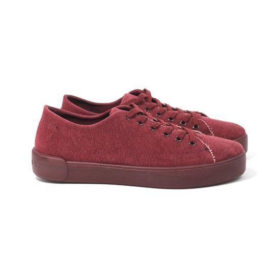 Zapatilla de la marca valenciana Vacant.
