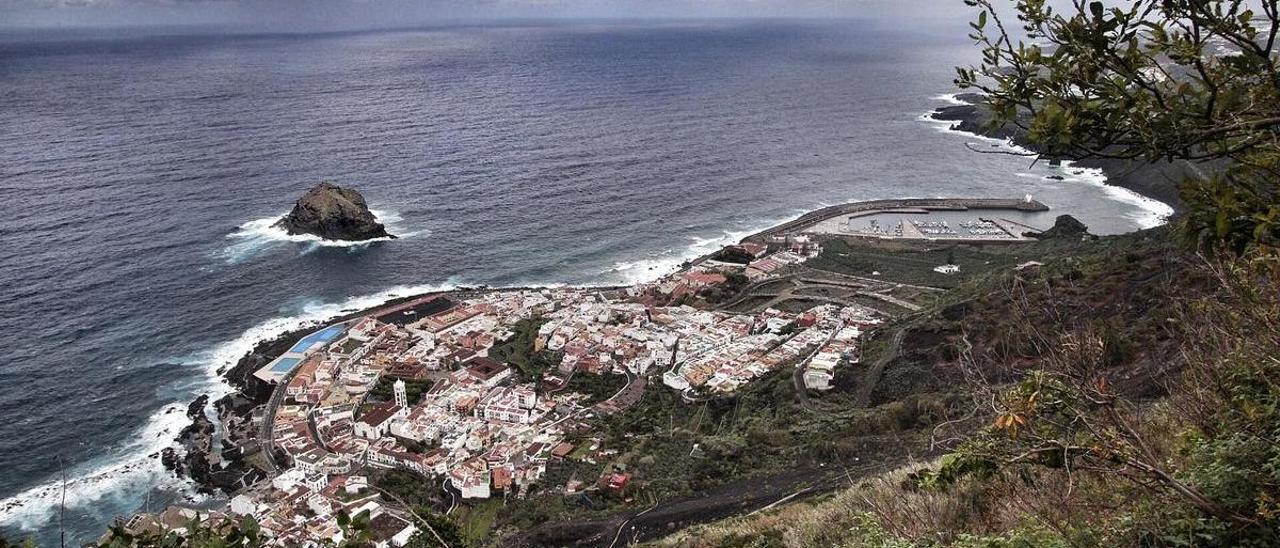 El casco de Garachico desde los acantilados de La Culata