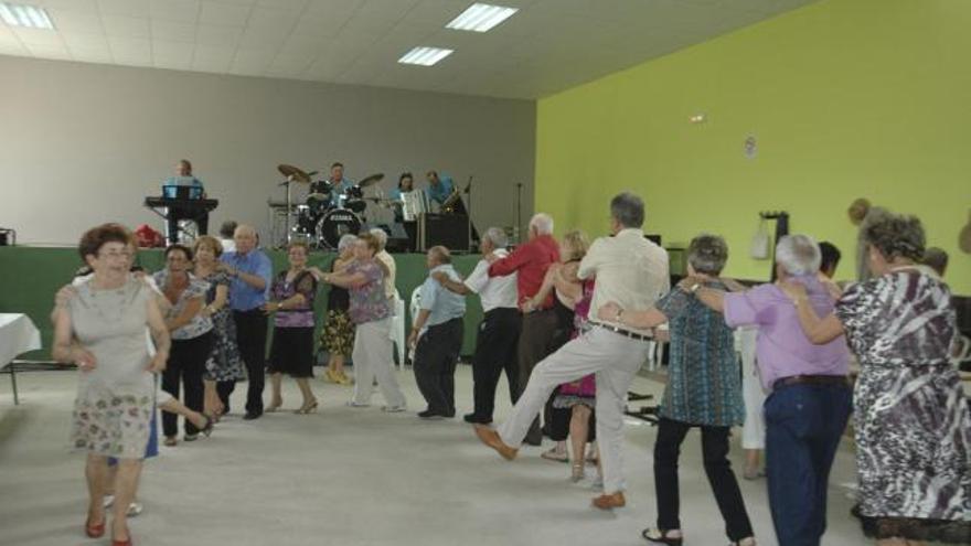 Los jubilados de Venialbo celebran San Joaquín y Santa Ana