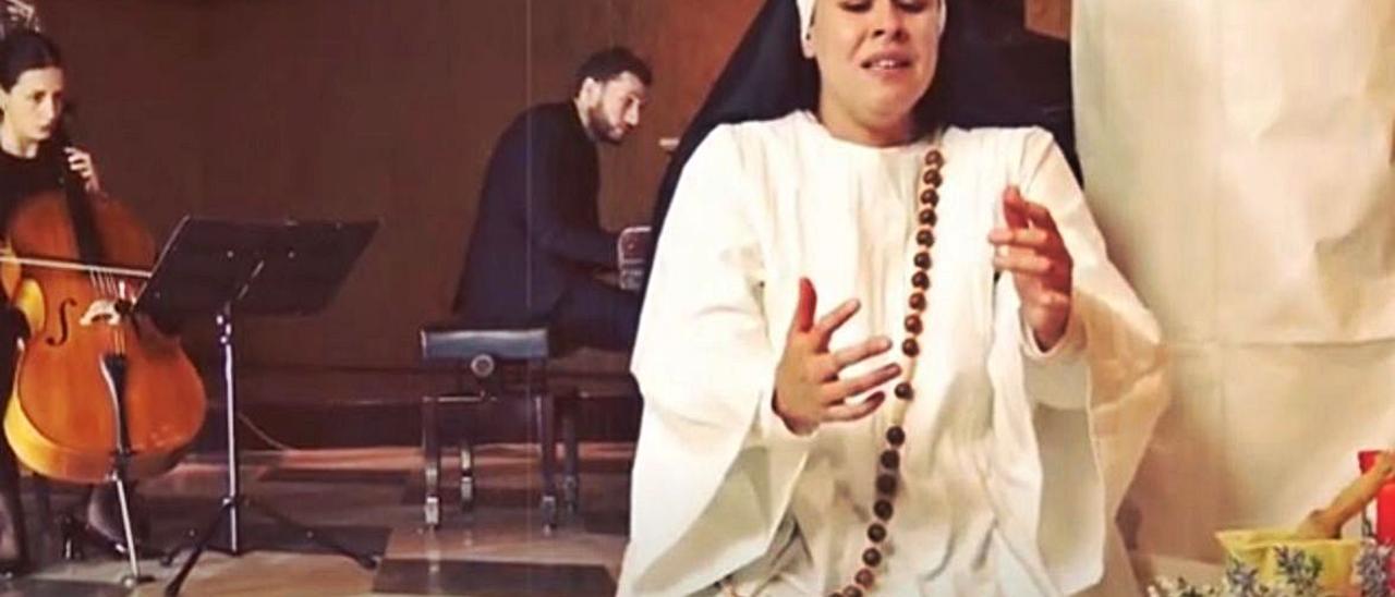 Verónica Tello interpretando Suor Angelica para el certamen.