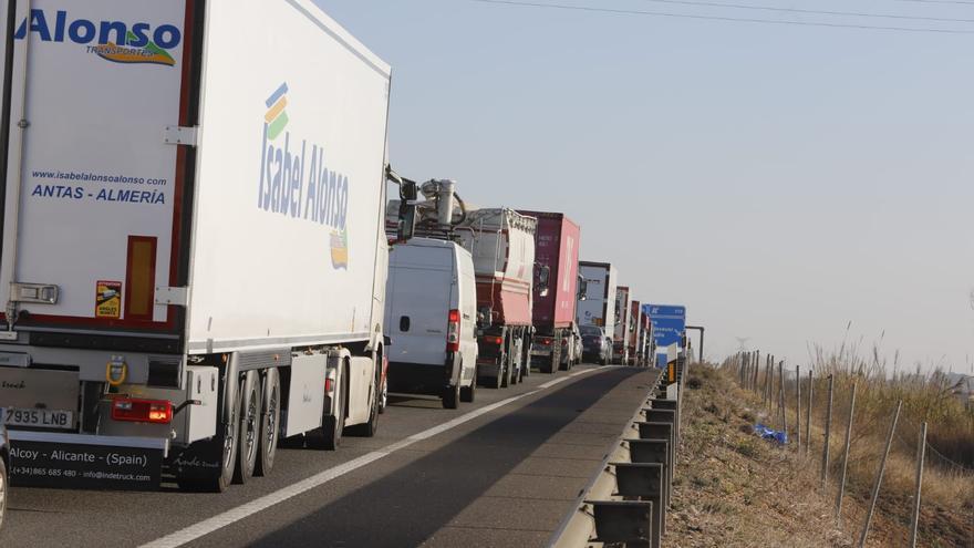 Las movilizaciones de los agricultores remiten en València y la A3