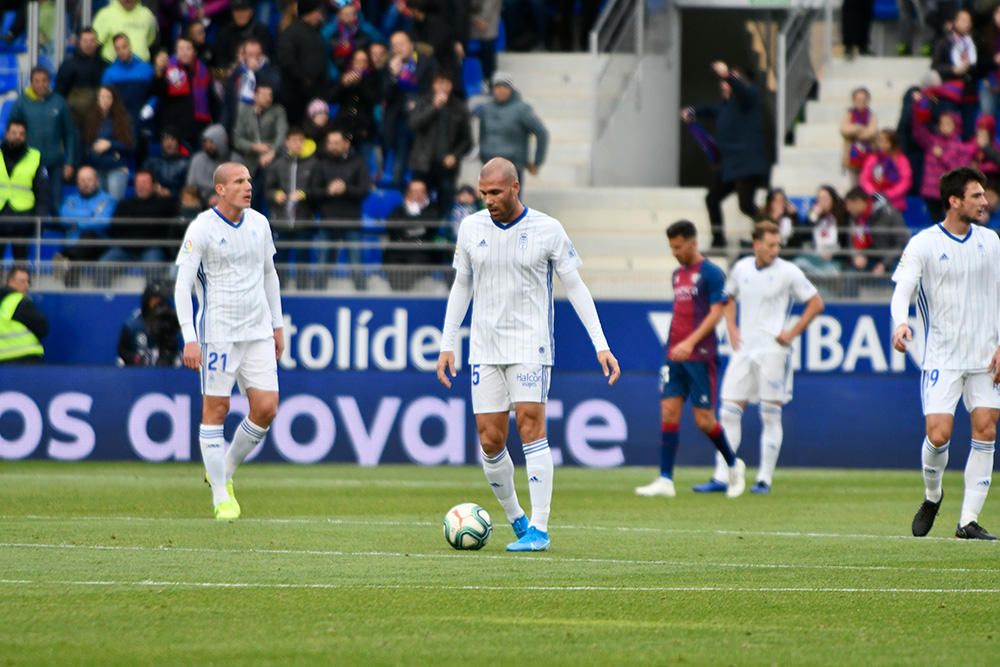 El partido entre el Huesca y el Real Oviedo, en imágenes