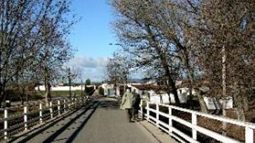 El PP critica la peatonalización del puente antiguo de Moraleja