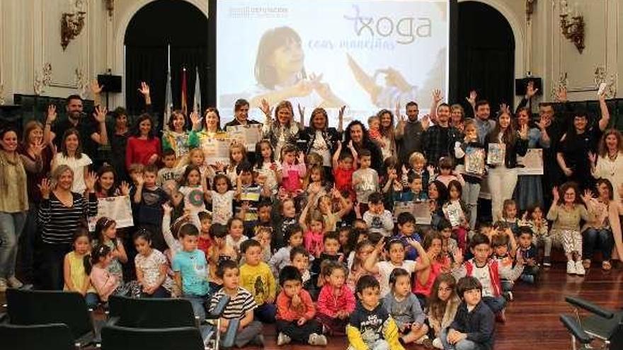 La entrega de premios ayer en la Diputación de Pontevedra. //