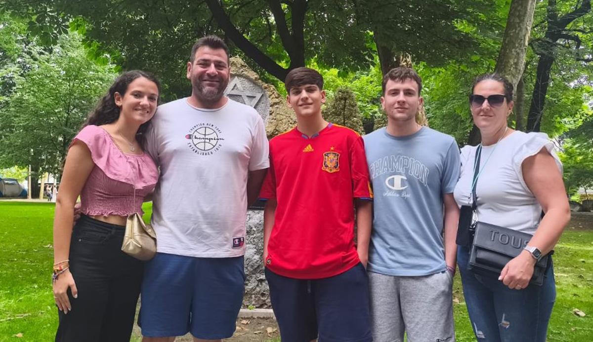 Por la izquierda, Ángela García, Manuel García, Álvaro García, Manuel García hijo y María José López.