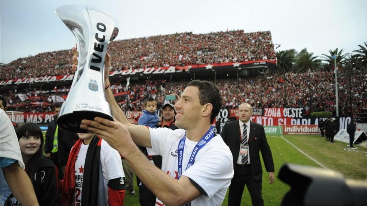 Maxi salió campeón con Newells tras su regreso en 2012