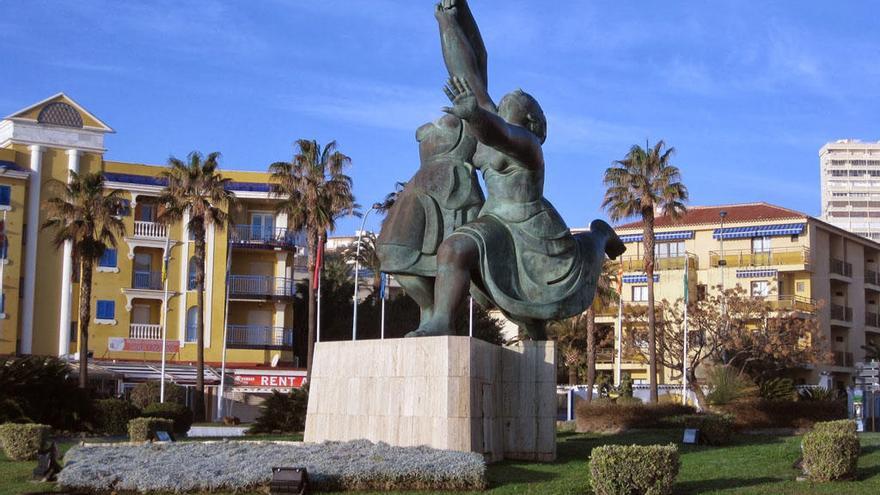 Una imagen representativa de Torremolinos: la escultura de Picasso en Playamar.