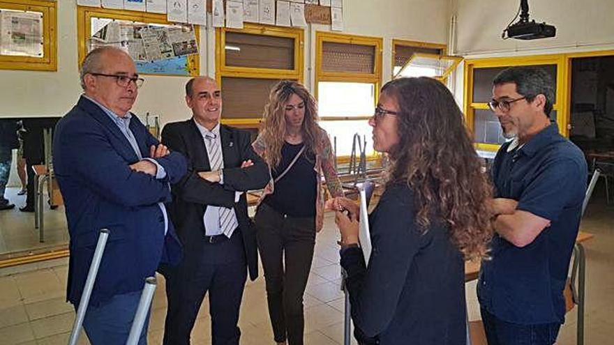 Visita del conseller d&#039;Educació, Josep Bargalló, a l&#039;institut Cardener de Sant Joan, el juny passat