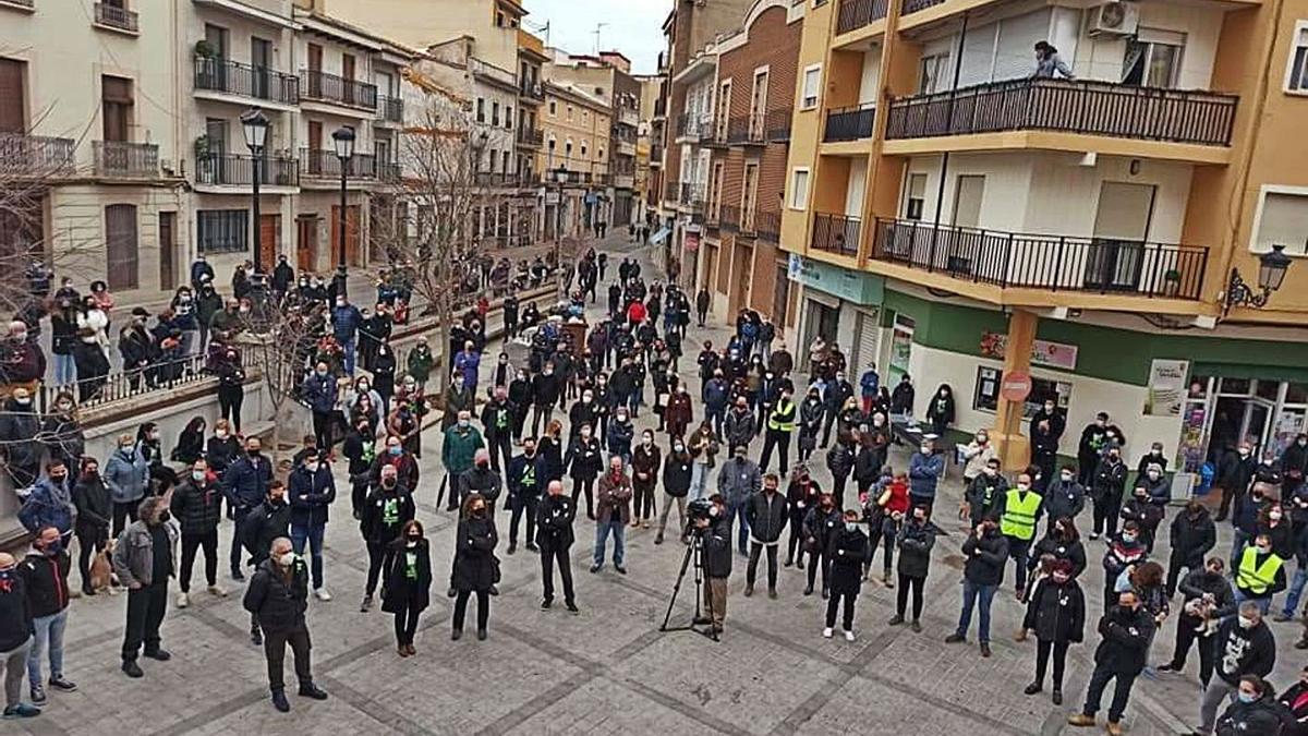 Concentración del domingo en Chiva contra la planta fotovoltaica.  | LEVANTE-EMV