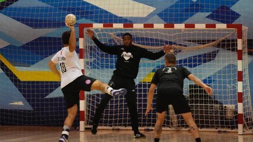 Edmilson Golçalves, del Balonmano Zamora Enamora, convocado con Cabo Verde