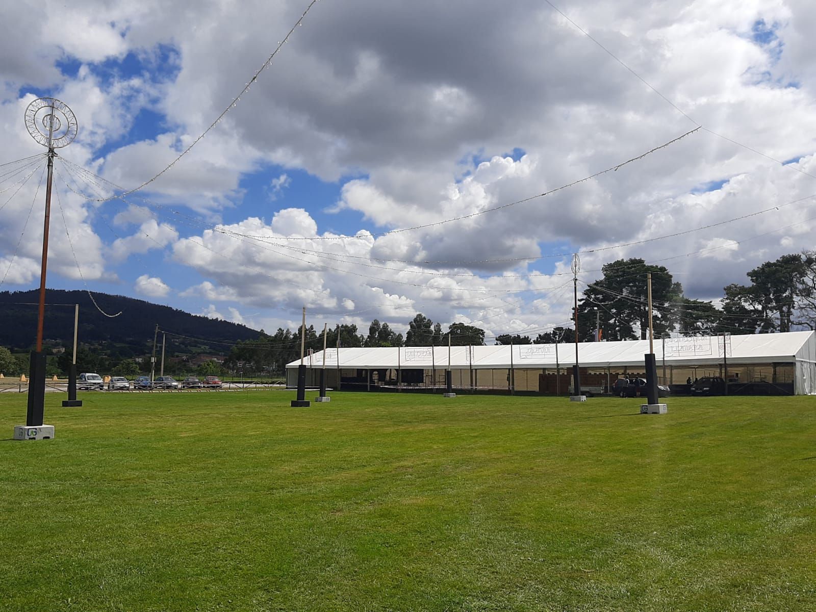 Los vecinos de Llanera preparan sus barracas de Exconxuraos: así las decoran para la fiesta medieval