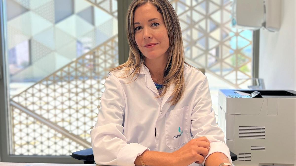 La doctora María José Espiñeira, en el hospital Quirónsalud.