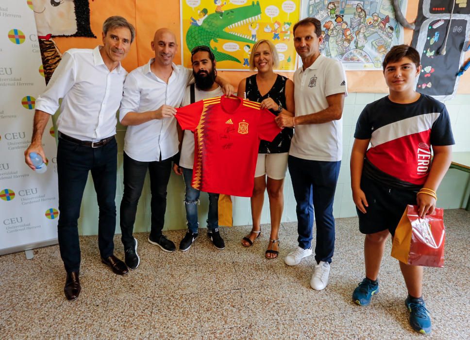 Visita de la selección a un colegio de Elche