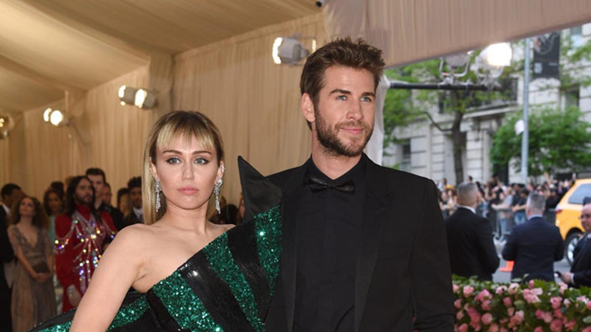 Miley Cyrus e y Liam Hemsworth en la Gala MET 2019