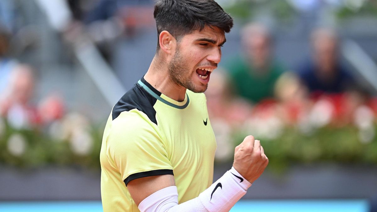 Carlos Alcaraz durante un partido en el Mutua Madrid Open 2024.