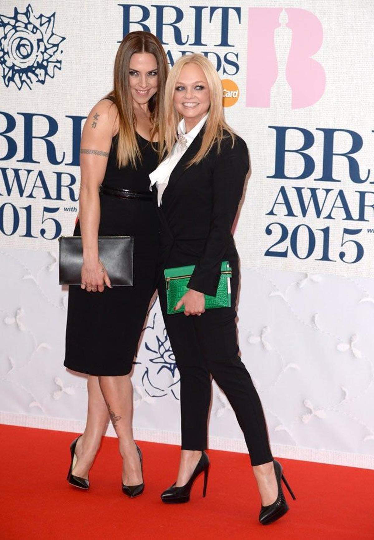 Mel C y Emma Bunton en la alfombra roja de los BRIT Awards 2015
