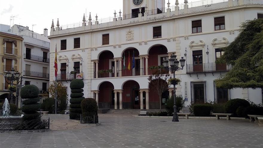 Revuelo en Priego ante la acusación de acoso de una vecina hacia un concejal del PP por los ladridos de un perro