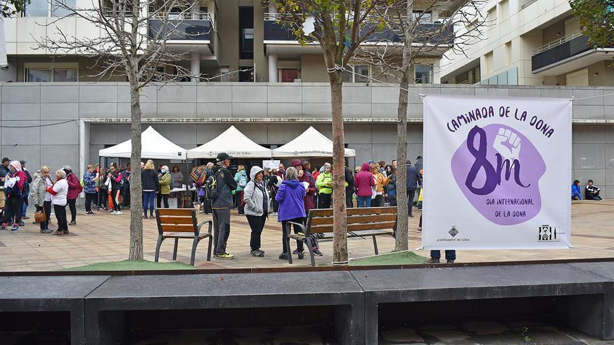 Més de tres-centes persones participen en la Caminada de la Dona de Súria