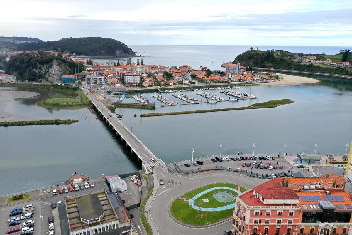 El puente de Ribadesella, a vista de dron.