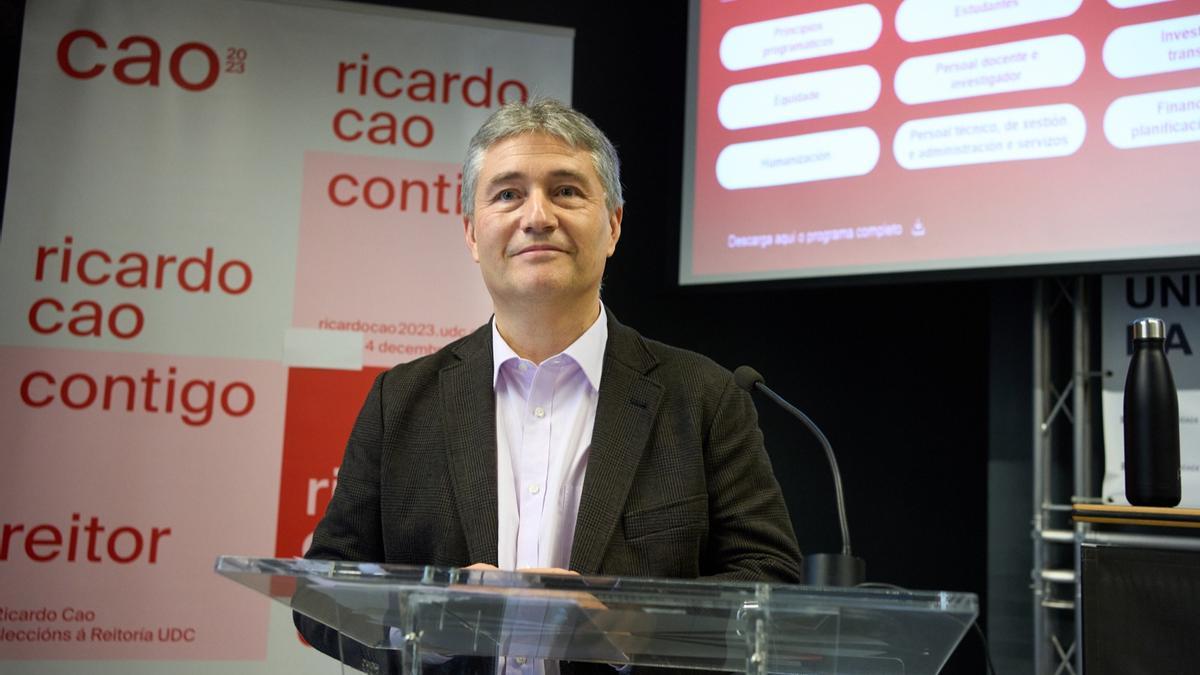 Ricardo Cao, ayer, durante la presentación de su programa