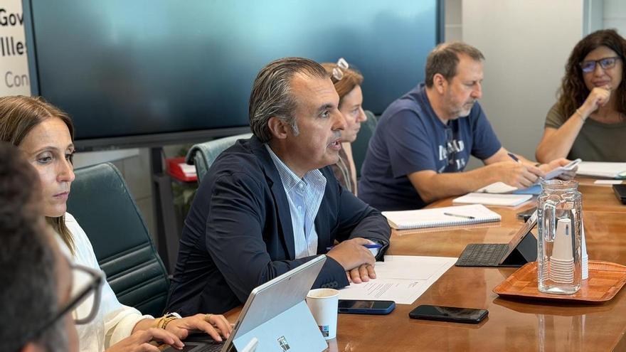 El Govern propone reducir las horas lectivas del profesorado de la concertada para equipararlas con las de la pública