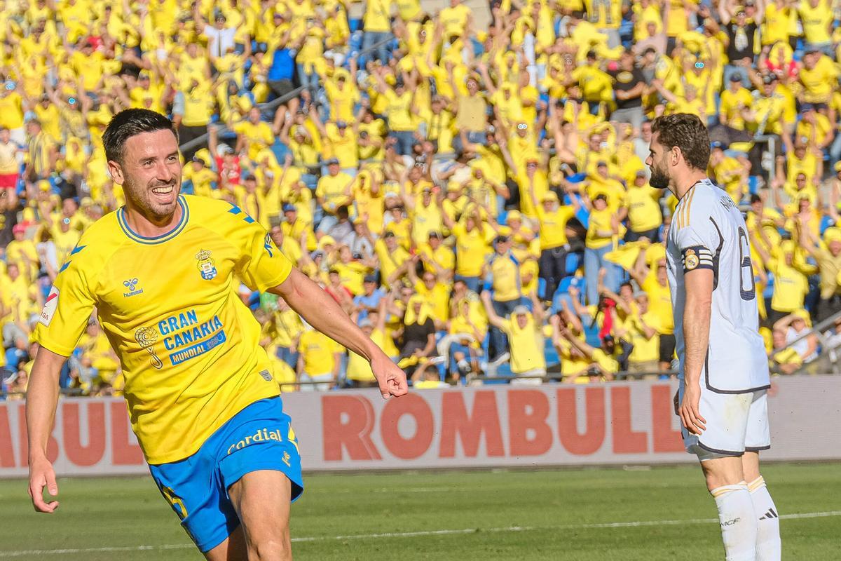 Javi Muñoz celebra su gol al Real Madrid.