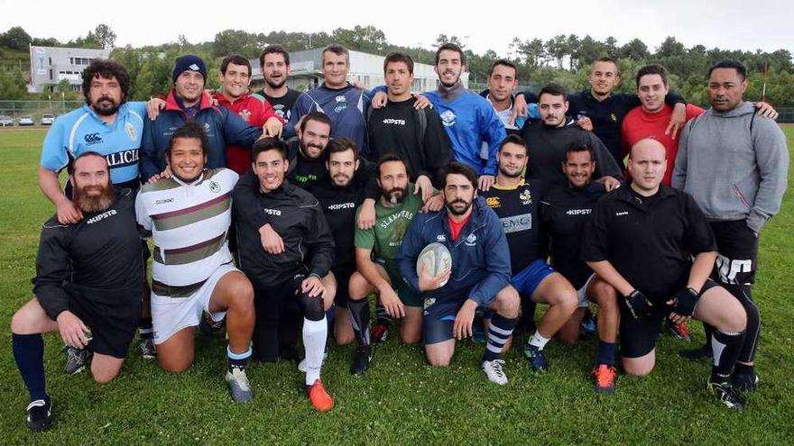 Los jugadores del Kaleido Universidade de Vigo, en un entrenamiento en As Lagoas de esta semana. // Marta G. Brea