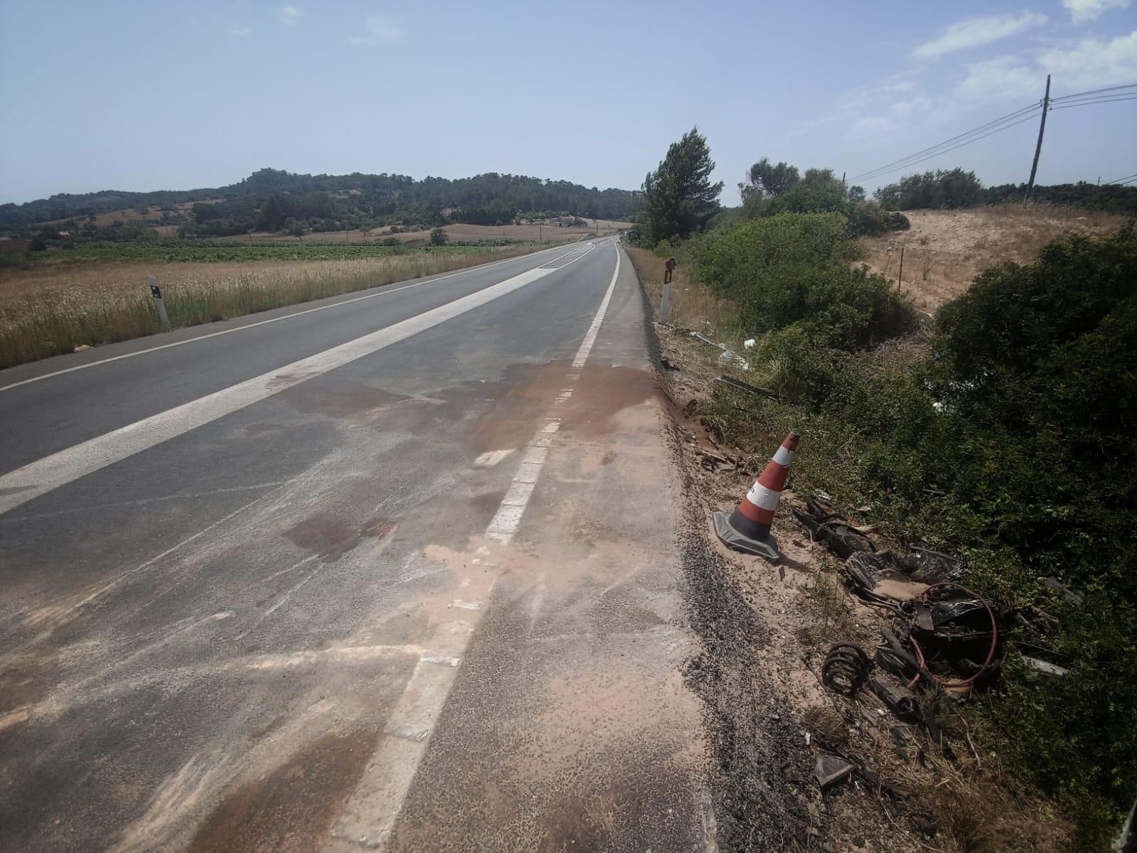 El rastro del accidente en la carretera entre Manacor y Felanitx
