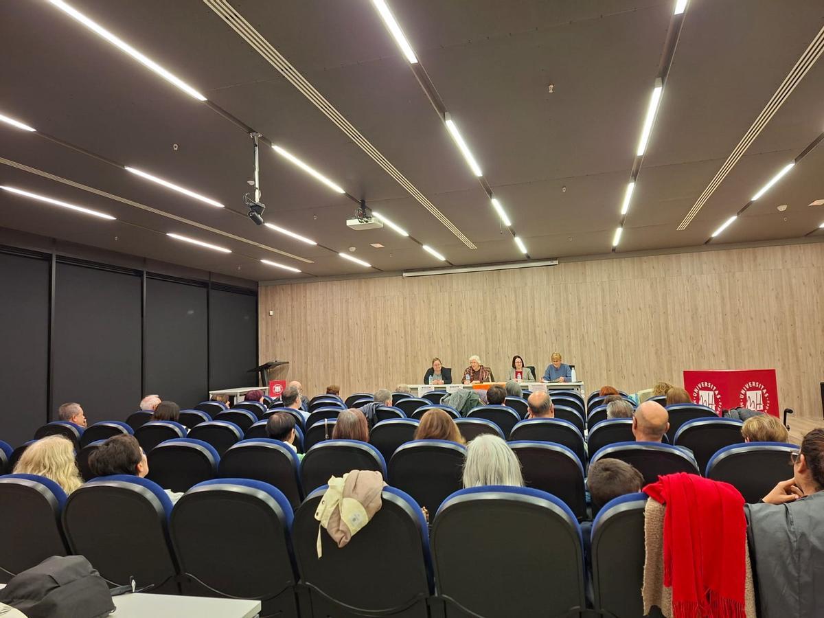Un momento de la mesa redonda en el campus ilicitano de la UMH
