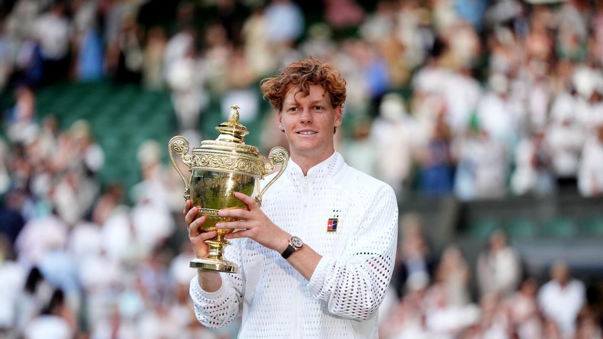 Un Sinner de cien se queda con el trono de Wimbledon y alza su quinto Grand Slam