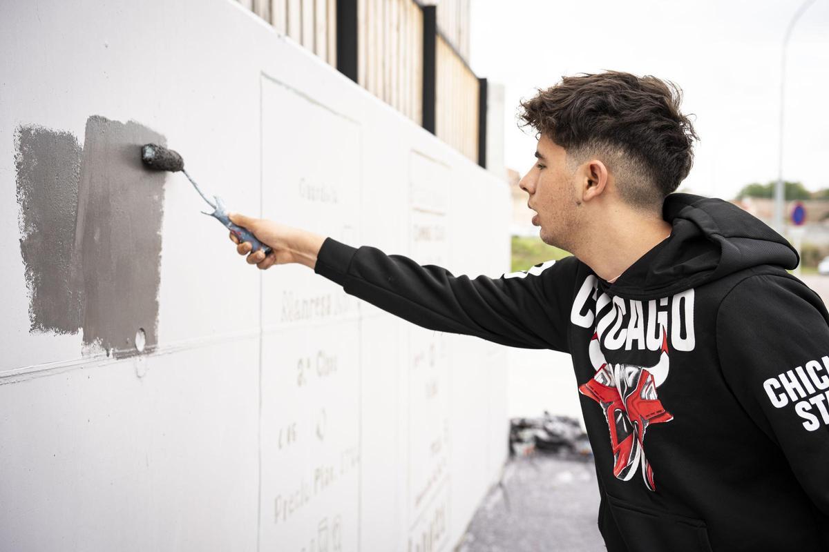 Com és el nou mural de 47 metres dedicat a la història ferroviària de Balsareny? Com és el nou mural de 47 metres dedicat a la història ferroviària de Balsareny?