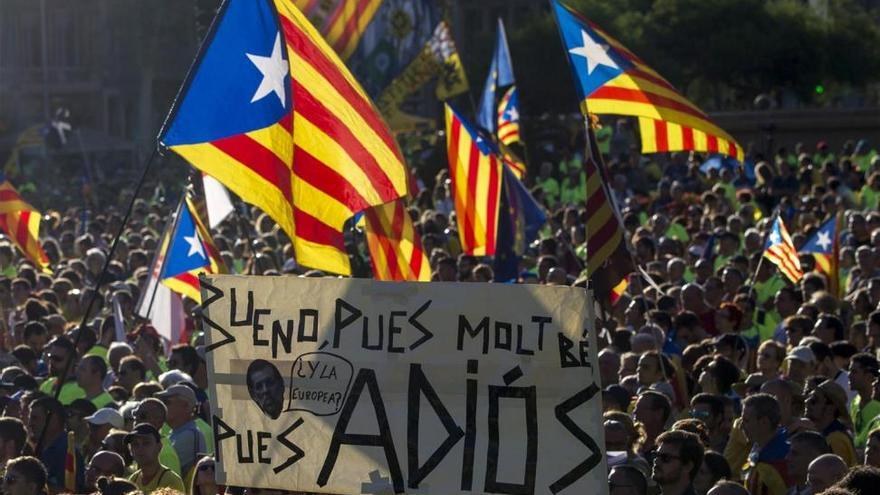 Miles de personas se suman a la marcha independentista de la Diada de Cataluña