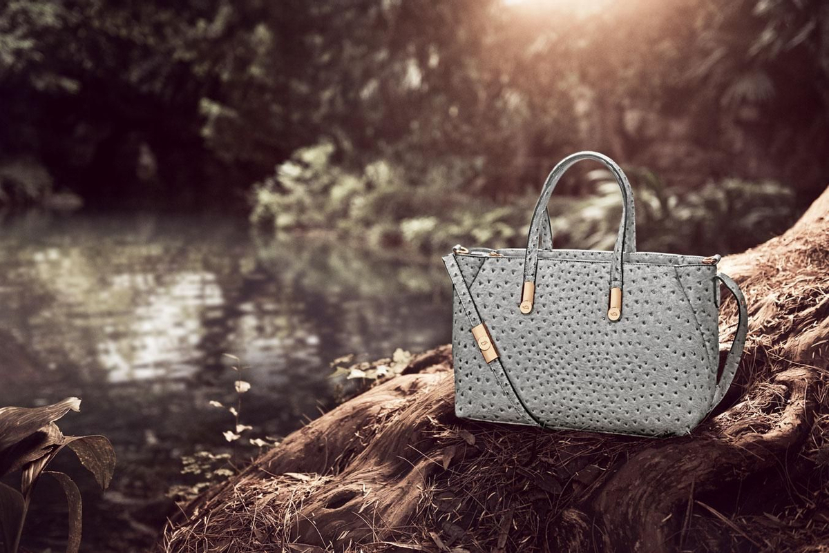 Bolso azul de Carpisa